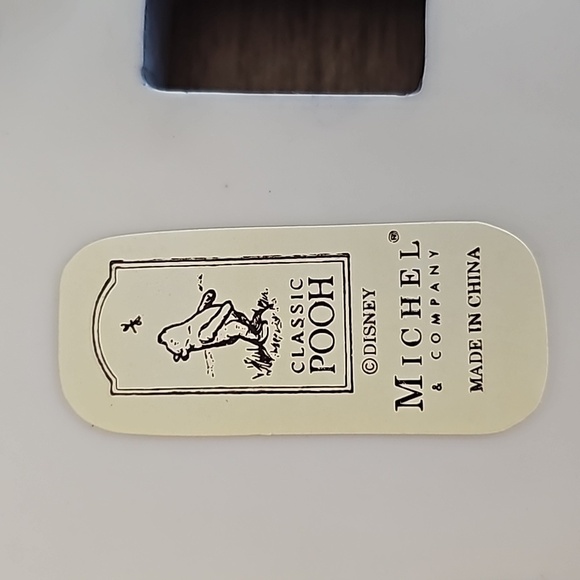 MICHAEL & CO Classic Pooh Ceramic Light Switch Cover - Picture 6 of 6